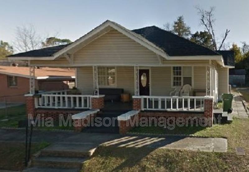 Apartment for rent at 211 W 59th St #A, Savannah, GA 31405