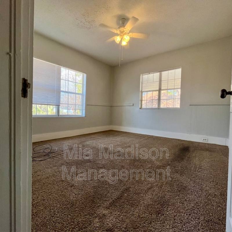 Apartment for rent at 211 W 59th St #A, Savannah, GA 31405