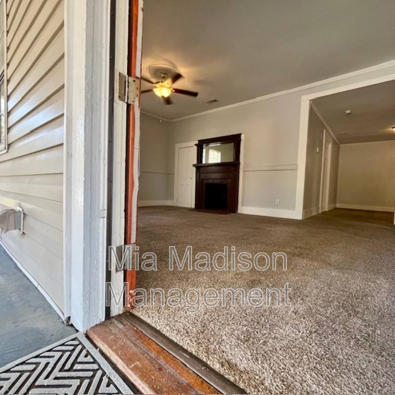 Apartment for rent at 211 W 59th St #A, Savannah, GA 31405