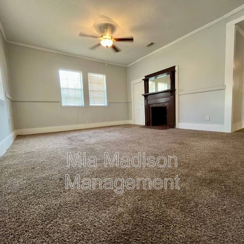 Apartment for rent at 211 W 59th St #A, Savannah, GA 31405
