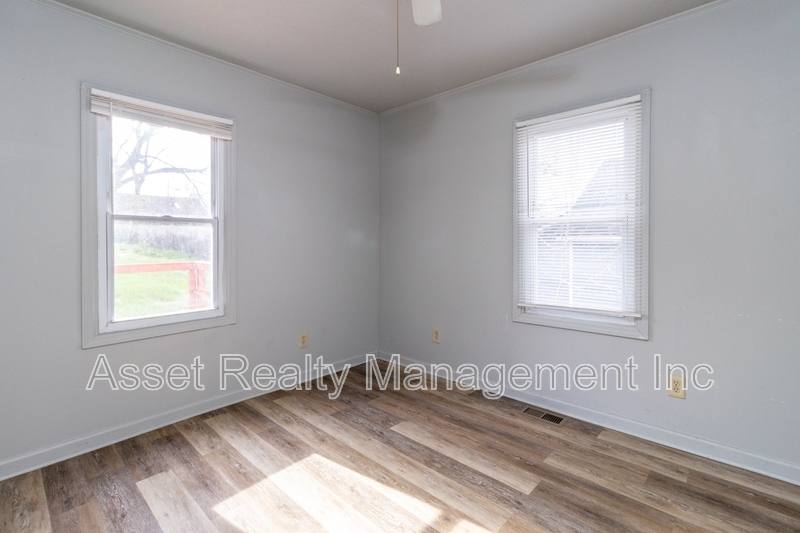House for rent at 218 W Columbia Ave, Knoxville, TN 37917