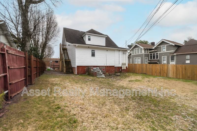 Apartment for rent at 3043 E 5th Ave #1, Knoxville, TN 37914