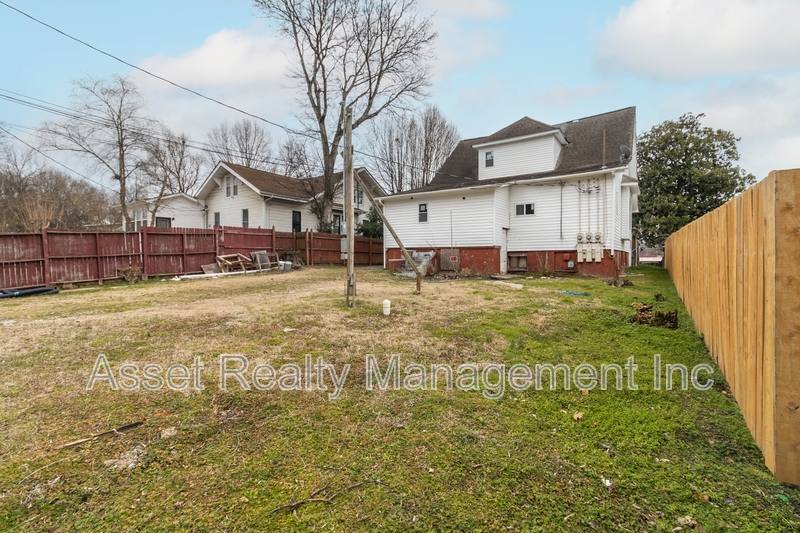 Apartment for rent at 3043 E 5th Ave #1, Knoxville, TN 37914