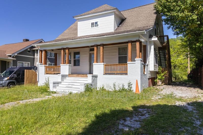 Apartment for rent at 3043 E 5th Ave #1, Knoxville, TN 37914