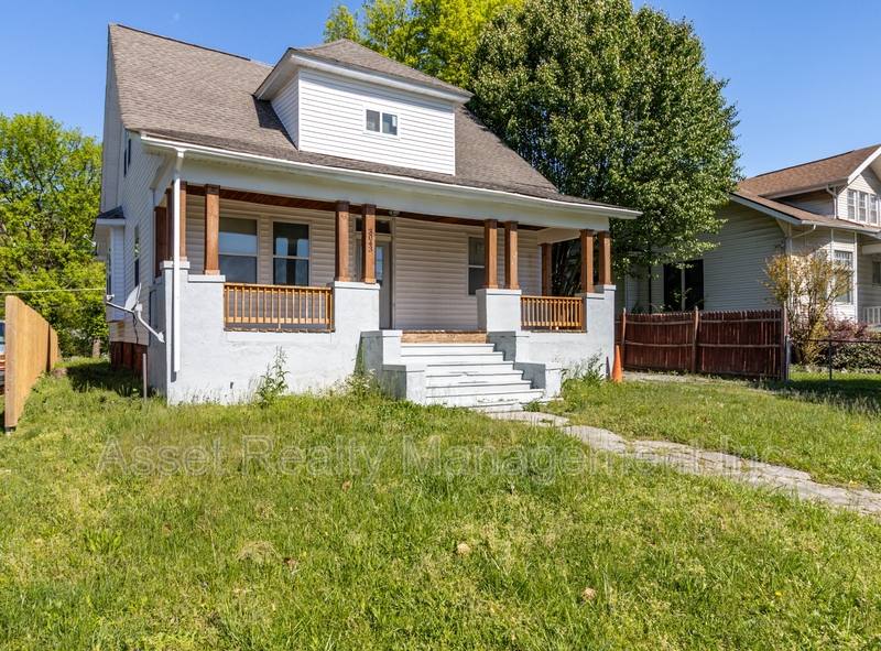 Apartment for rent at 3043 E 5th Ave #1, Knoxville, TN 37914