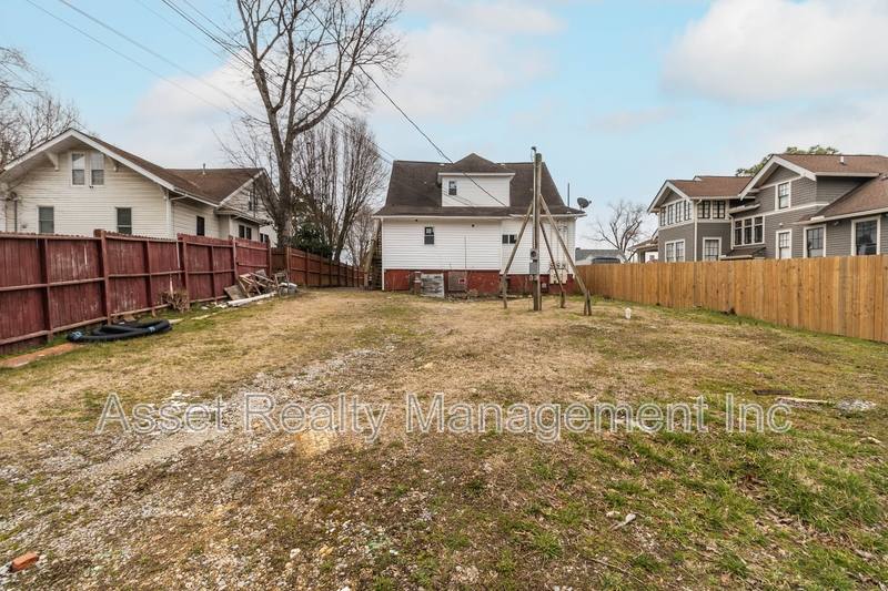 Apartment for rent at 3043 E 5th Ave #1, Knoxville, TN 37914