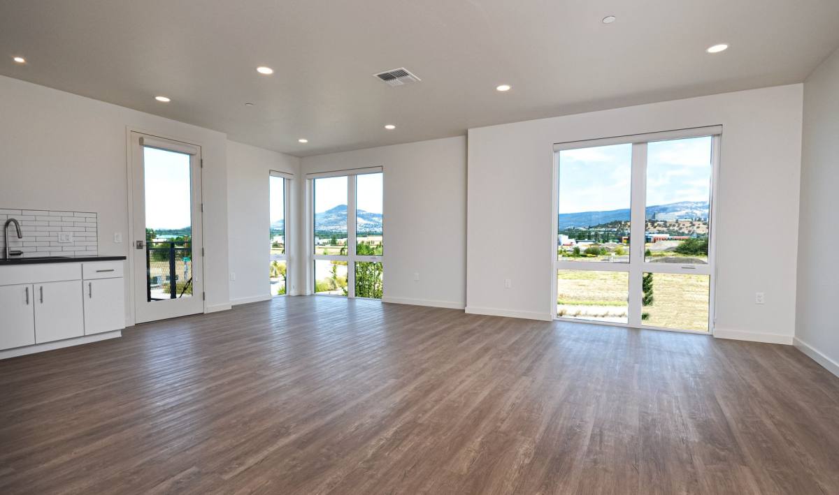 Townhouse for rent at 1590 Myers Lane, Medford, OR 97501
