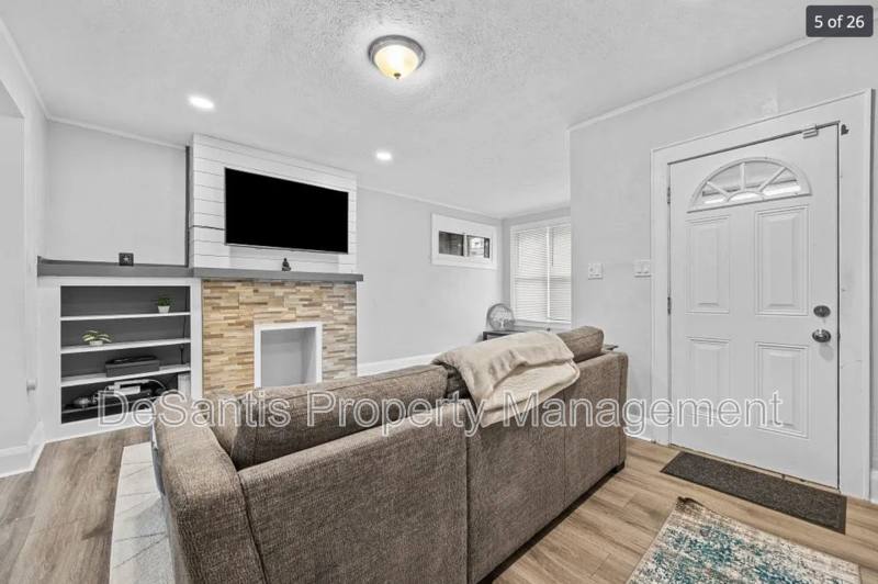 House for rent at 1211 Arkansas Ave, Pittsburgh, PA 15216