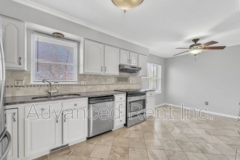 Townhouse for rent at 23 Glasshouse Garth, Nottingham, MD 21236