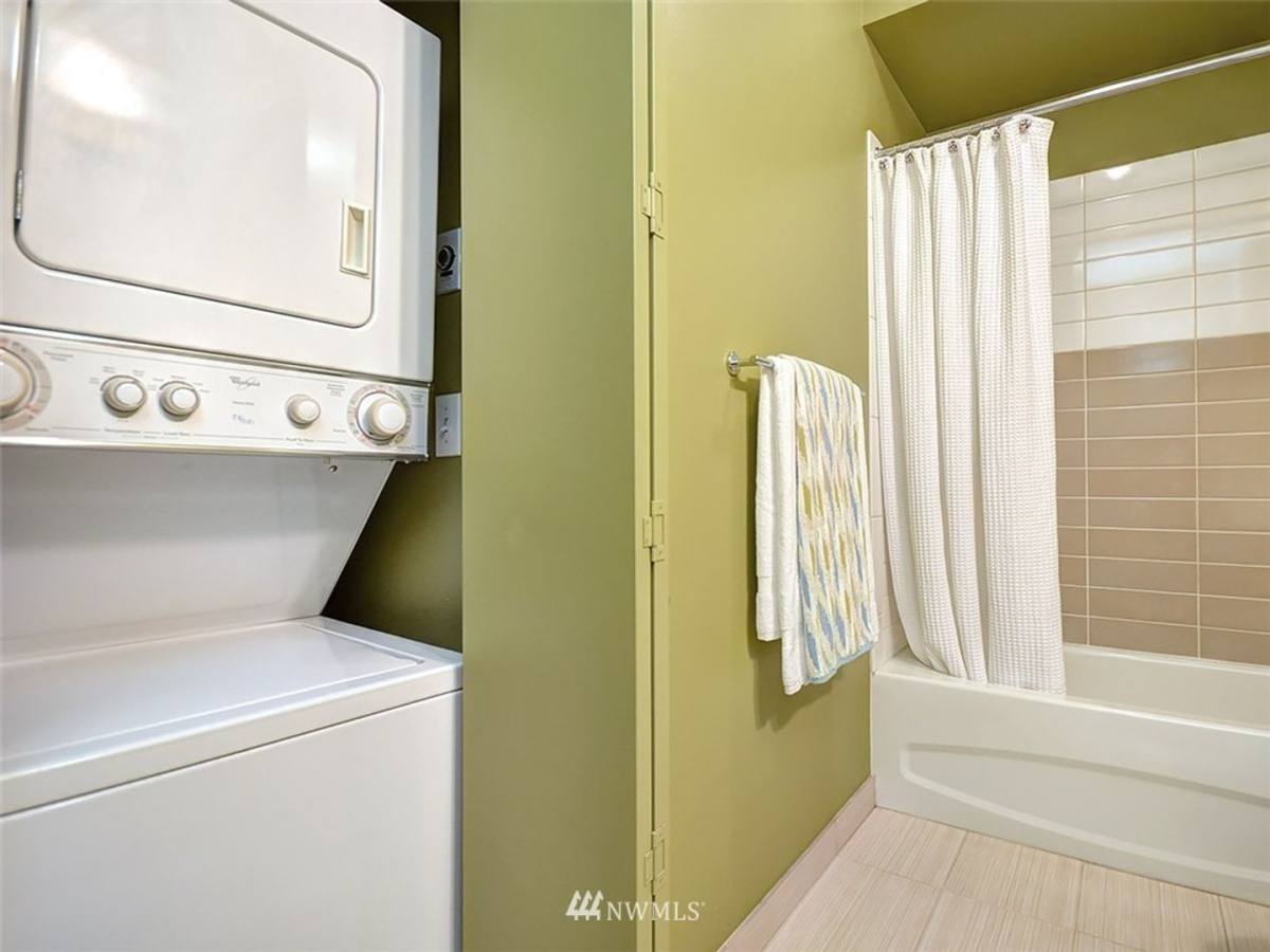 Apartment for rent at 2960 Eastlake Ave E, Seattle, WA 98102