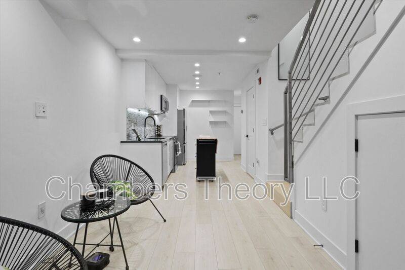 Apartment for rent at 4 R St NW #5, Washington, DC 20001