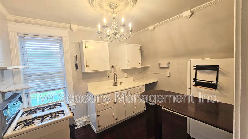 Apartment for rent at 205 N Willard St #4, Burlington, VT 05401