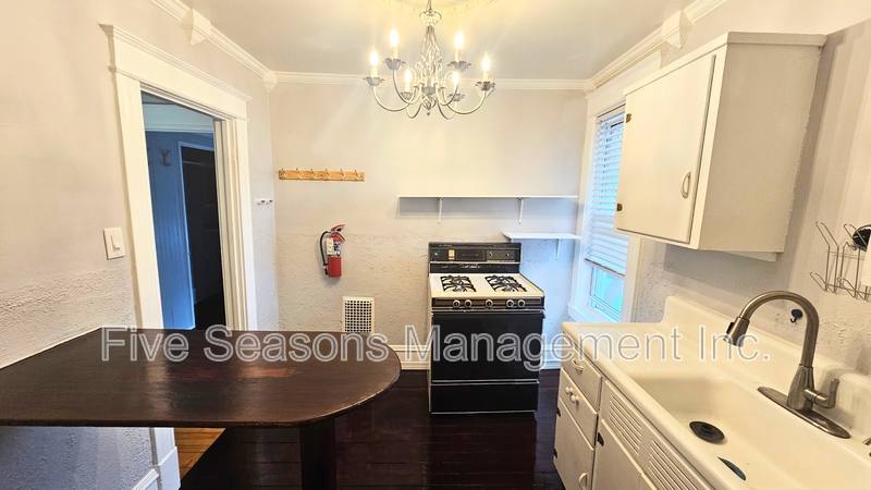 Apartment for rent at 205 N Willard St #4, Burlington, VT 05401
