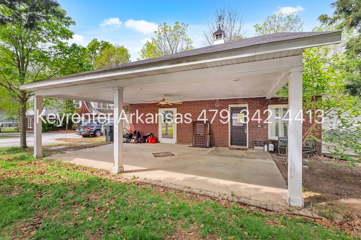 House for rent at 255 W Lawson St #2, Fayetteville, AR 72703