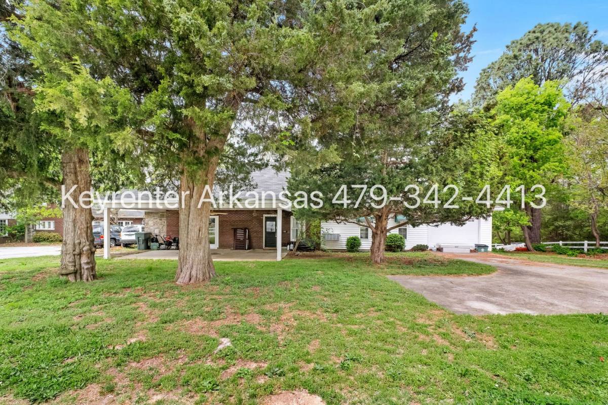 House for rent at 255 W Lawson St #2, Fayetteville, AR 72703