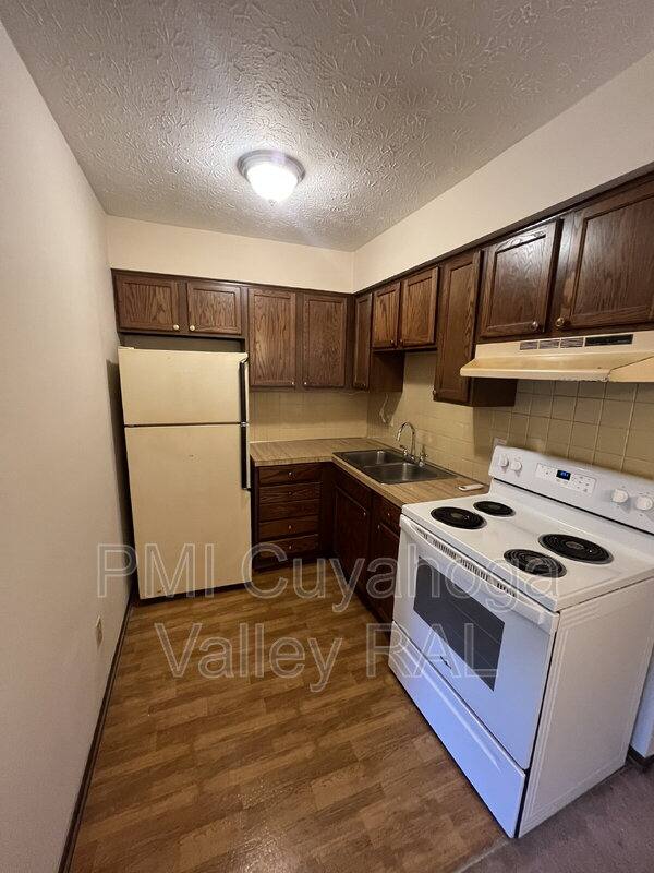 Apartment for rent at 1757 S Arlington St #2, Akron, OH 44306