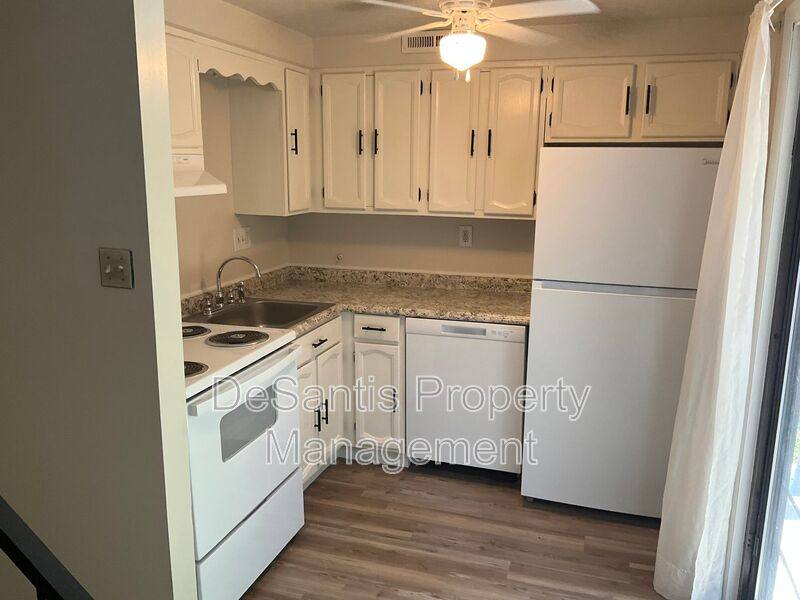 House for rent at 446 Crosby Dr, Canonsburg, PA 15317