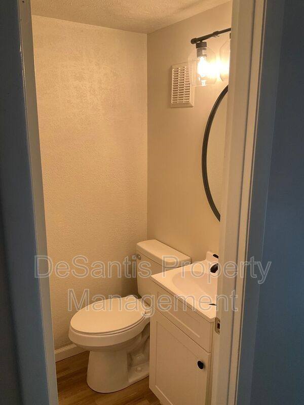 House for rent at 446 Crosby Dr, Canonsburg, PA 15317