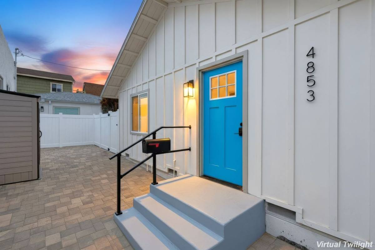Apartment for rent at 4853 Long Branch Ave, San Diego, CA 92107