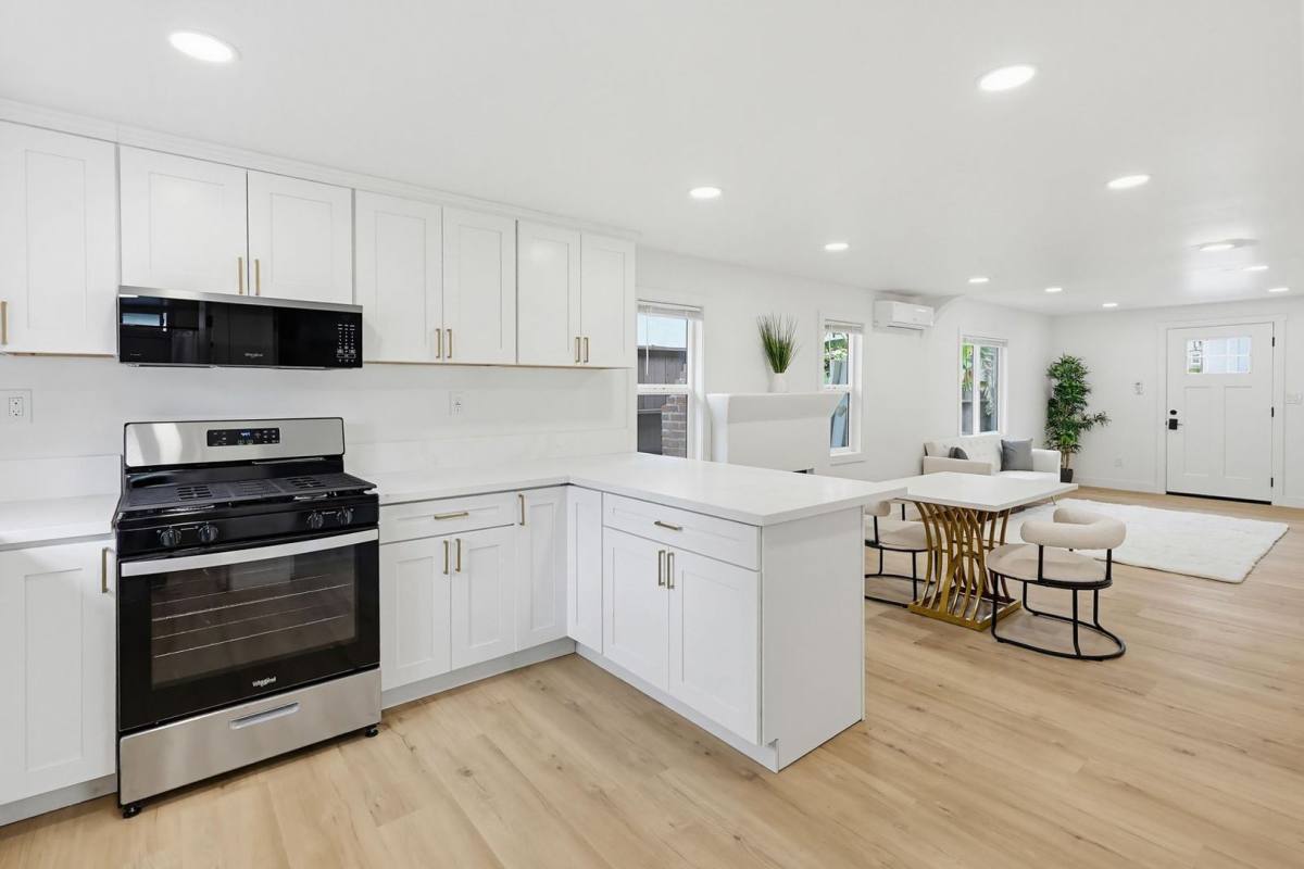 Apartment for rent at 4853 Long Branch Ave, San Diego, CA 92107