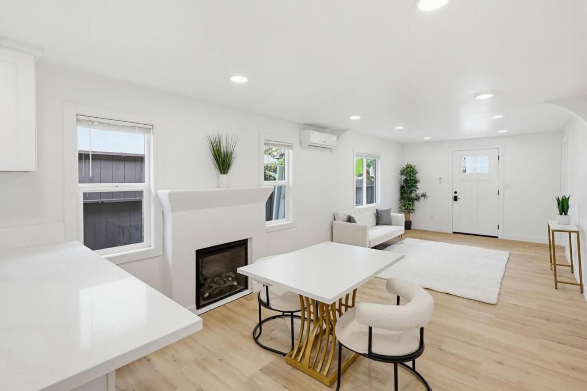Apartment for rent at 4853 Long Branch Ave, San Diego, CA 92107