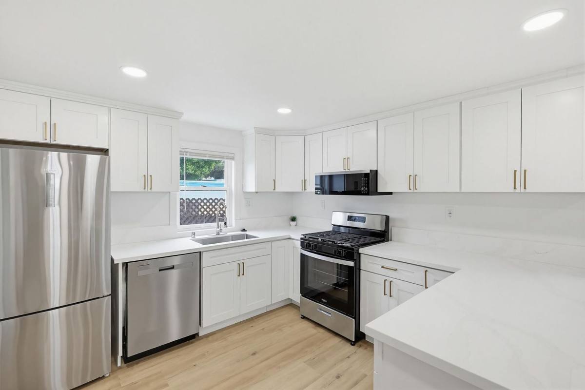 Apartment for rent at 4853 Long Branch Ave, San Diego, CA 92107