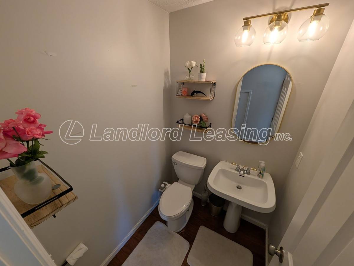 Townhouse for rent at 33317 Fairport Dr, Avon Lake, OH 44012