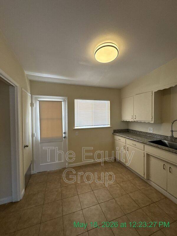 Apartment for rent at 1140 W Tulare Ave #C, Visalia, CA 93277