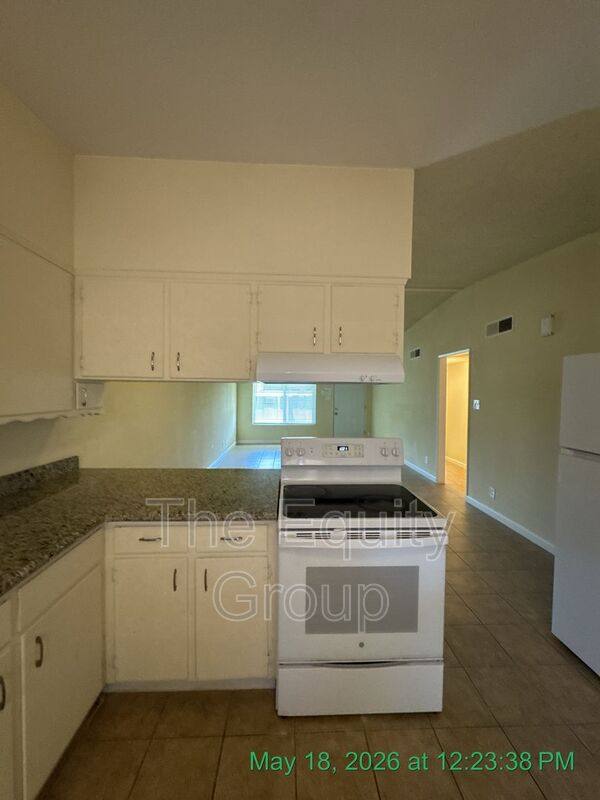 Apartment for rent at 1140 W Tulare Ave #C, Visalia, CA 93277