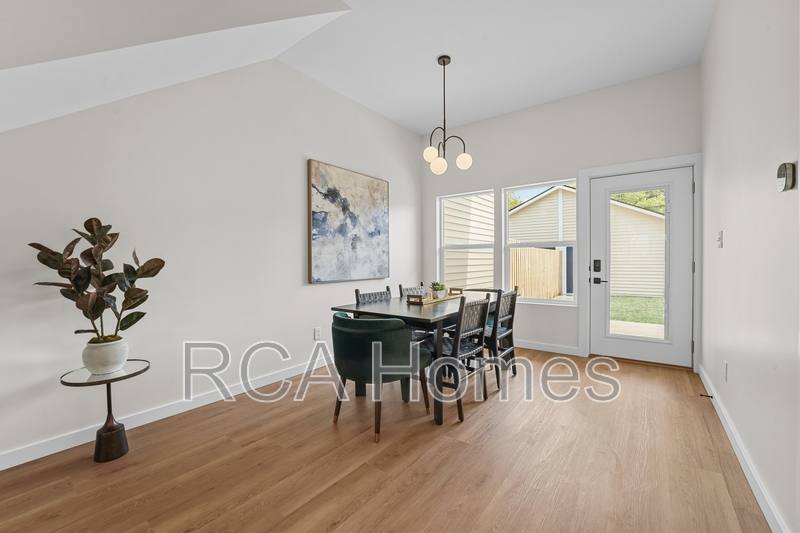 Townhouse for rent at 43 Keystone Ave, Indianapolis, IN 46201