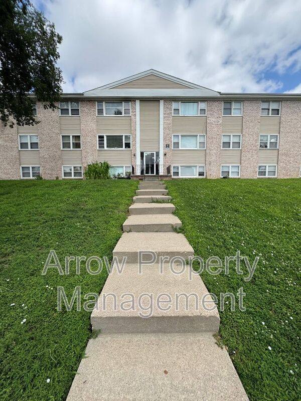 Apartment for rent at 2206 K St #23, Omaha, NE 68107
