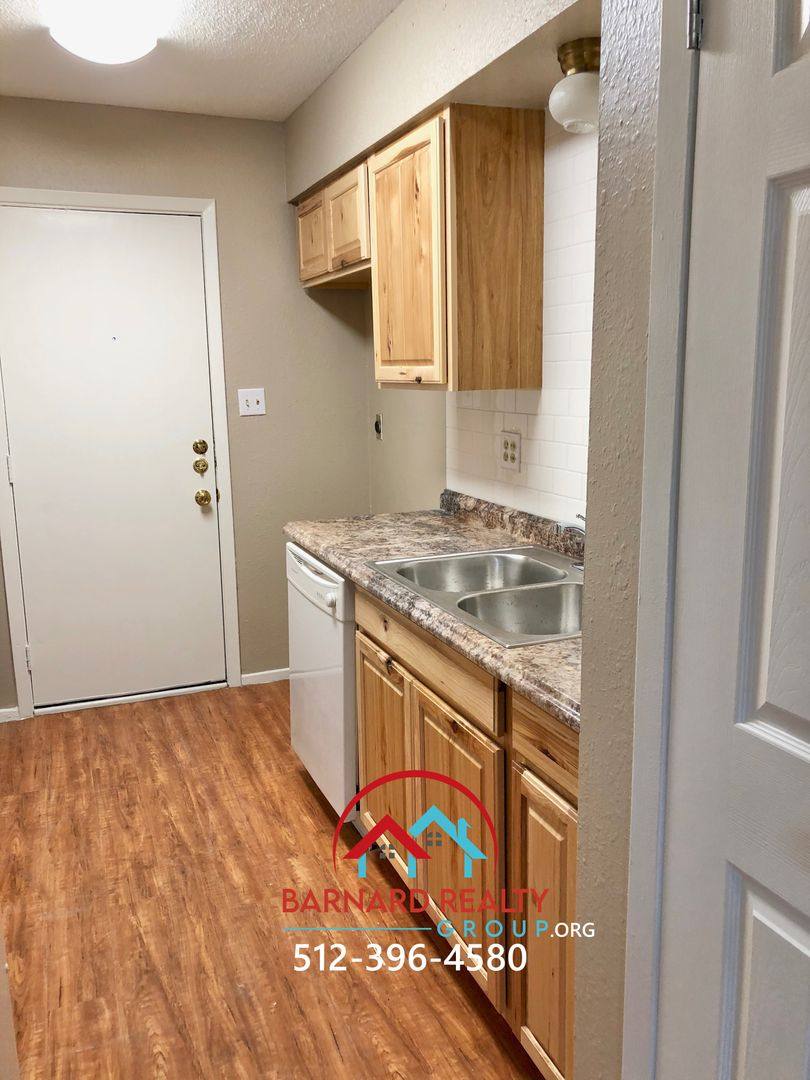 Apartment for rent at 108 Uhland, San Marcos, TX 78666