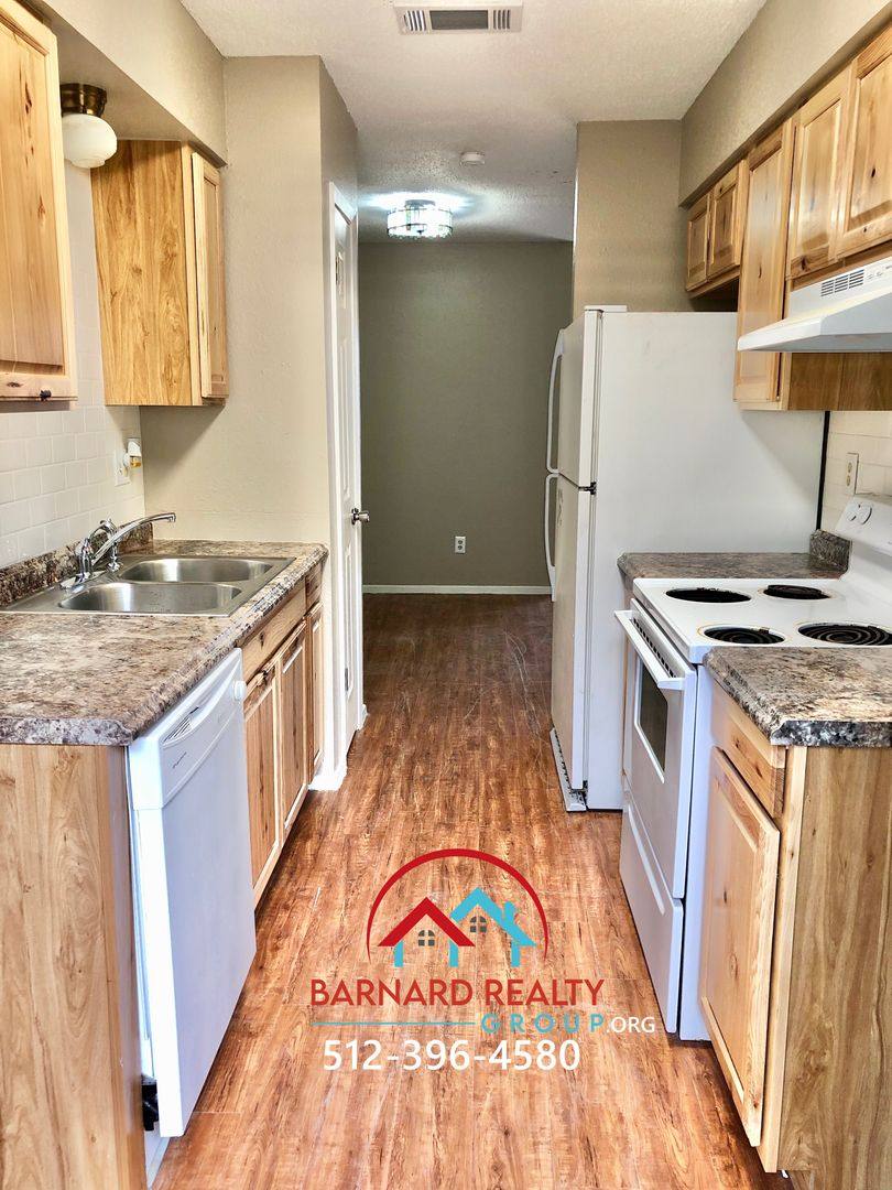 Apartment for rent at 108 Uhland, San Marcos, TX 78666