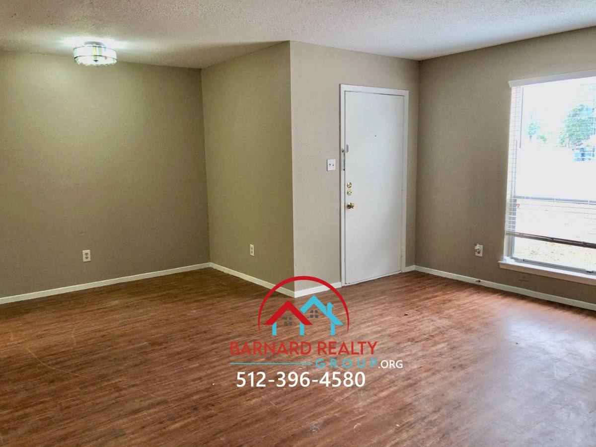 Apartment for rent at 108 Uhland, San Marcos, TX 78666