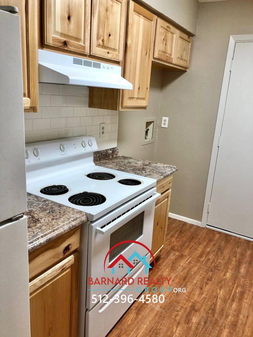 Apartment for rent at 108 Uhland, San Marcos, TX 78666