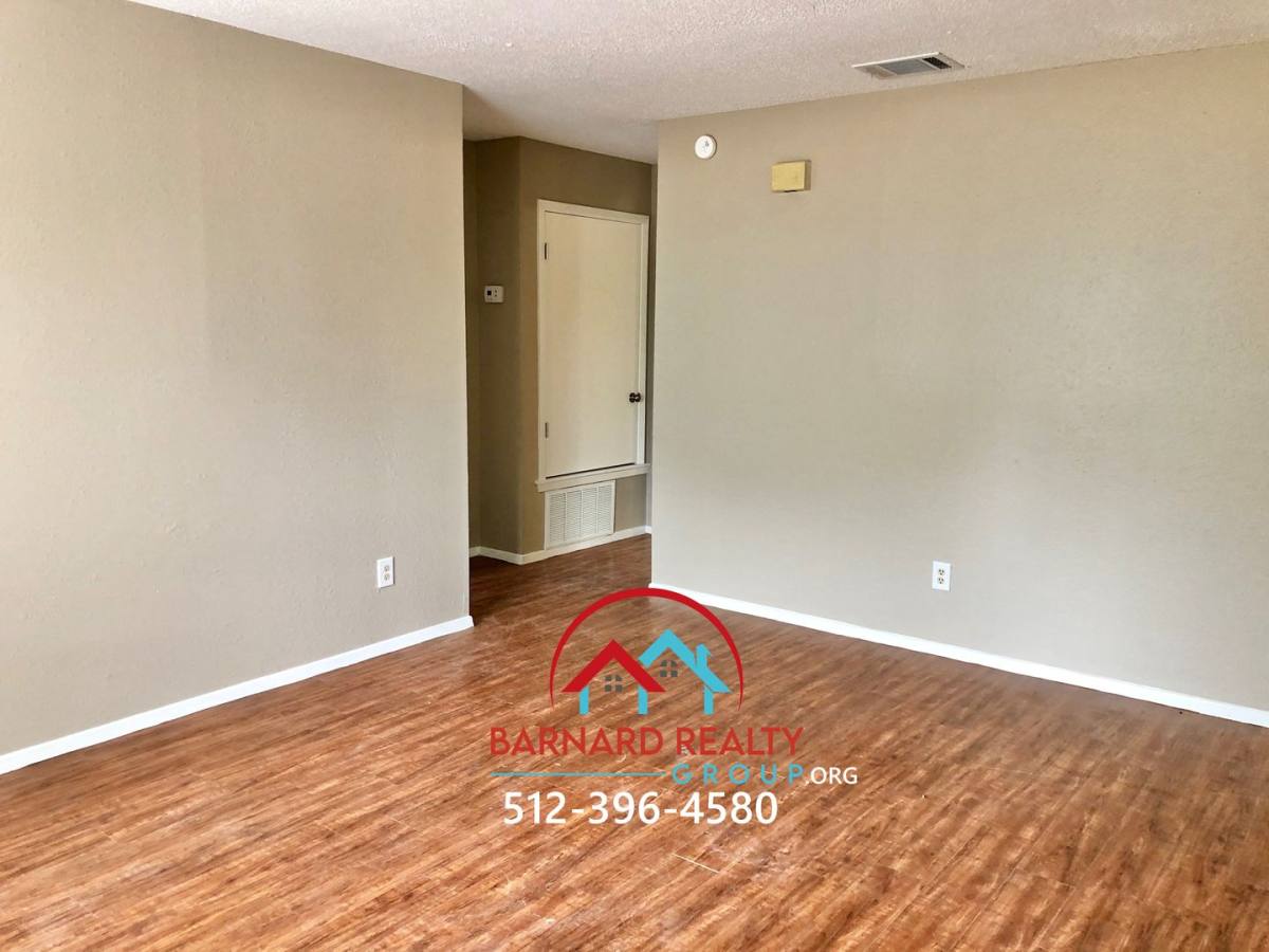 Apartment for rent at 108 Uhland, San Marcos, TX 78666