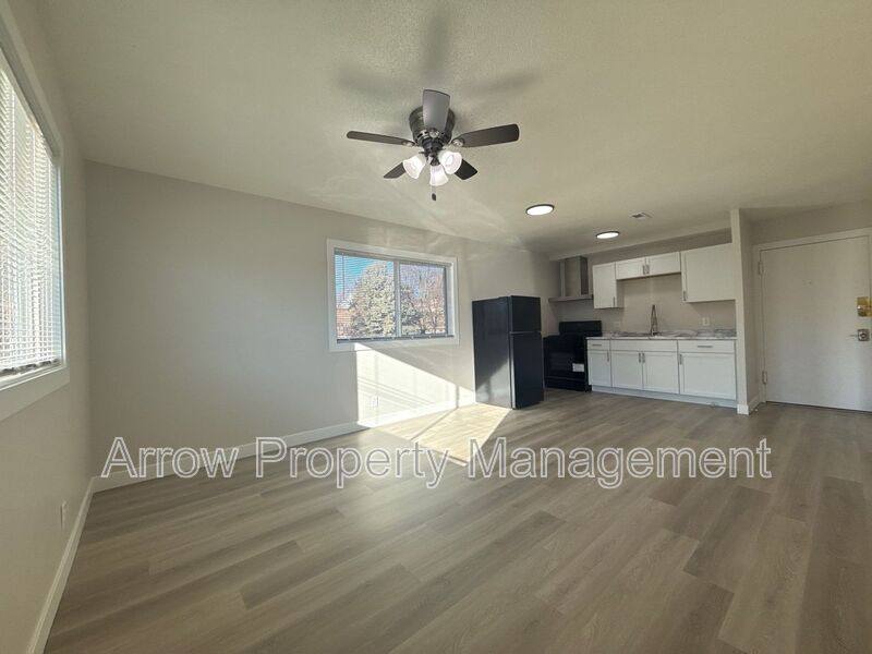 Apartment for rent at 2119 Arbor St #306, Omaha, NE 68108