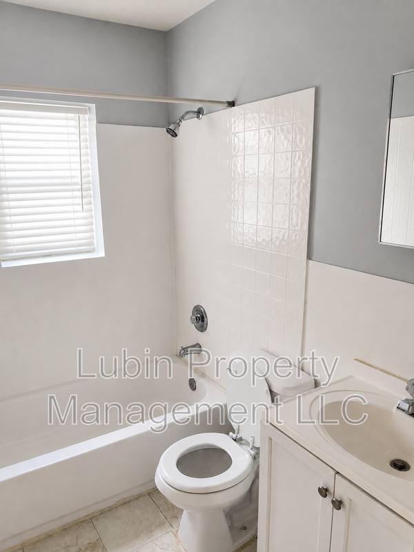 Apartment for rent at 1016 Peabody Ave #1, Memphis, TN 38104