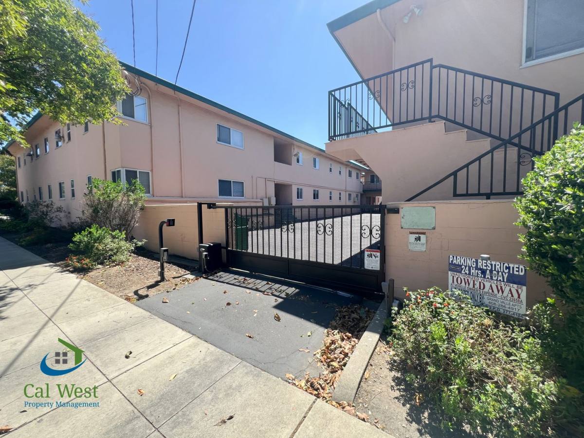 Apartment for rent at 33 E Empire, San Jose, CA 95112