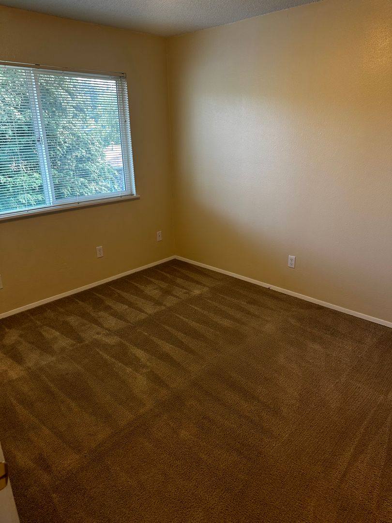 Apartment for rent at 239-281 SE 148th Ave, Portland, OR 97233