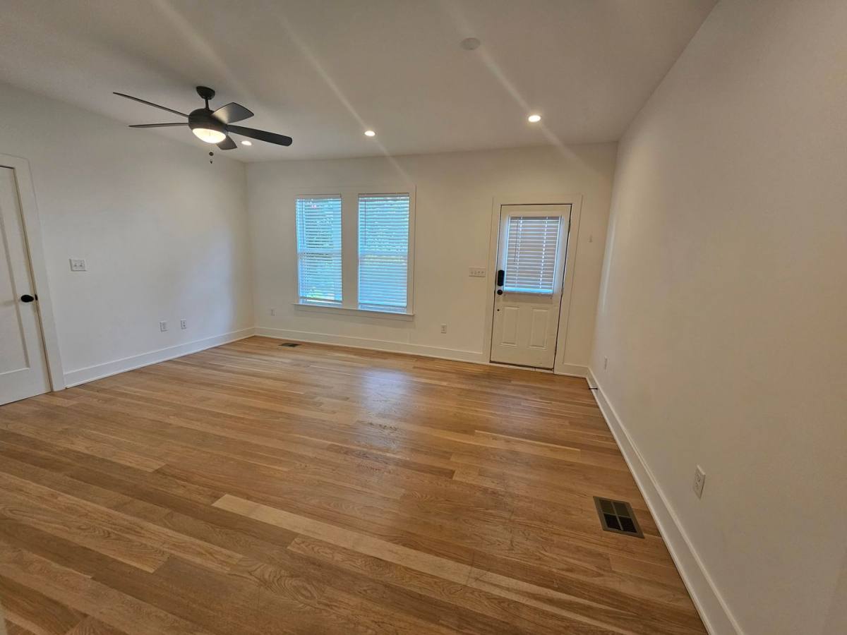 Apartment for rent at 1796 - 1800 Poplar Ave, Memphis, TN 38104