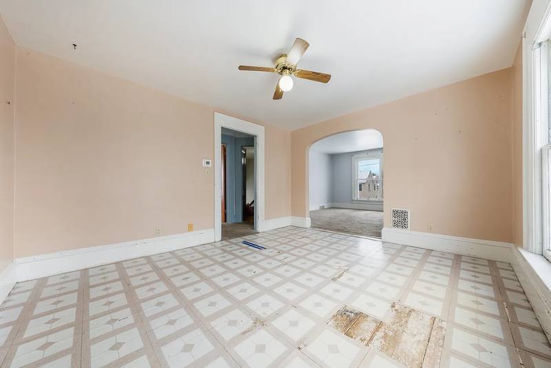 Apartment for rent at 541 Mount Vernon St #541A, Oshkosh, WI 54901