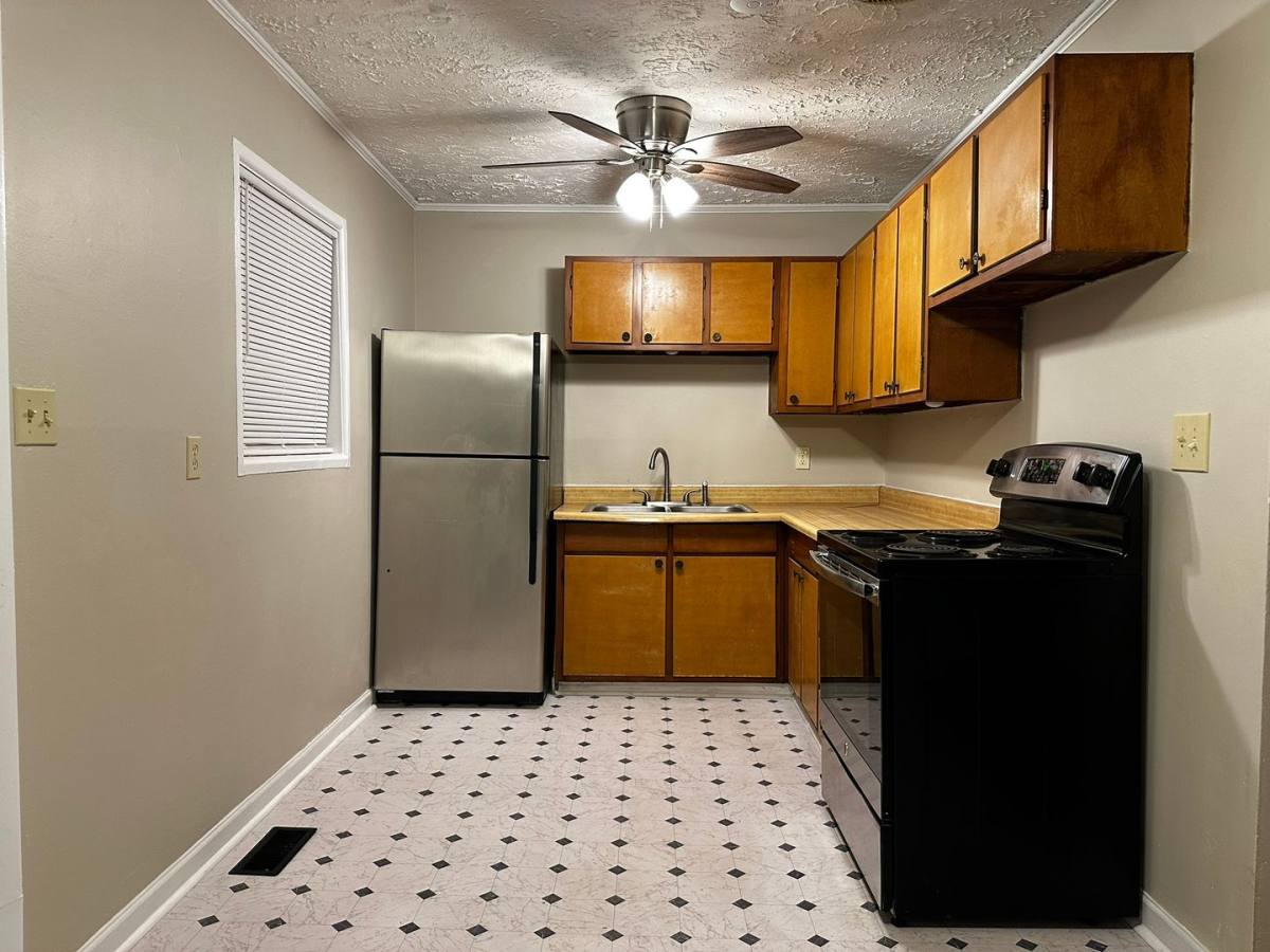 House for rent at 6690 Willow Twig Rd, Riverdale, GA 30274