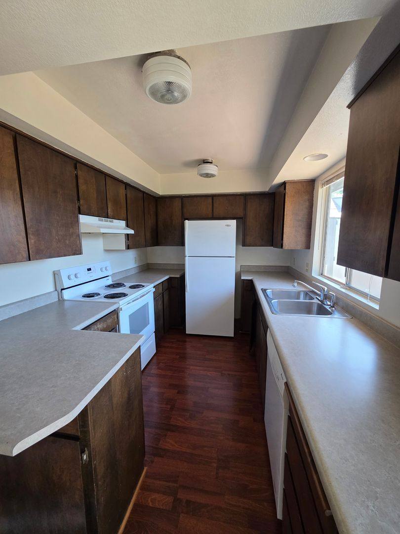 Apartment for rent at 714 716 SW Bridge St, Grants Pass, OR 97526