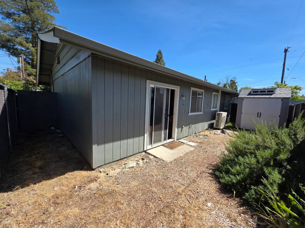 Apartment for rent at 714 716 SW Bridge St, Grants Pass, OR 97526