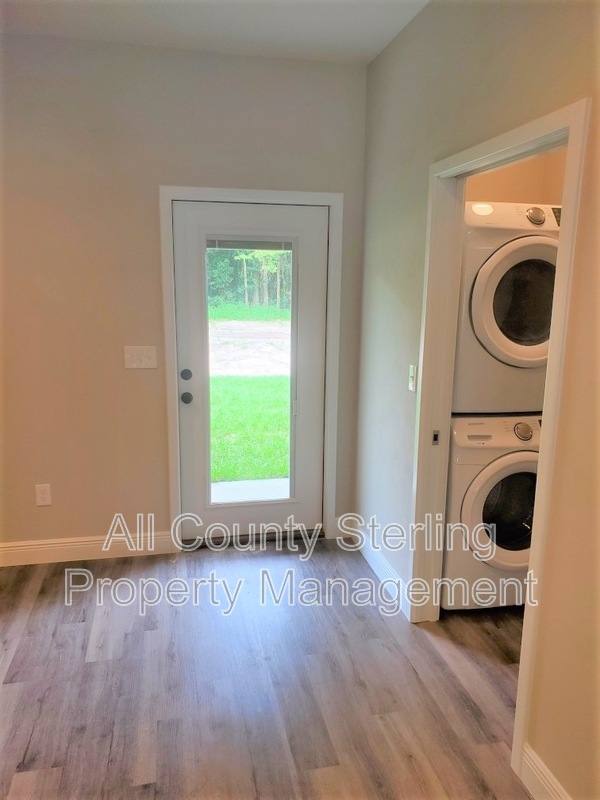 Apartment for rent at 161 SW Yulan St #100, Fort White, FL 32038