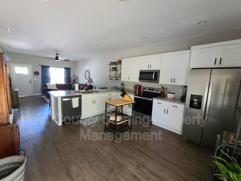 Apartment for rent at 161 SW Yulan St #100, Fort White, FL 32038