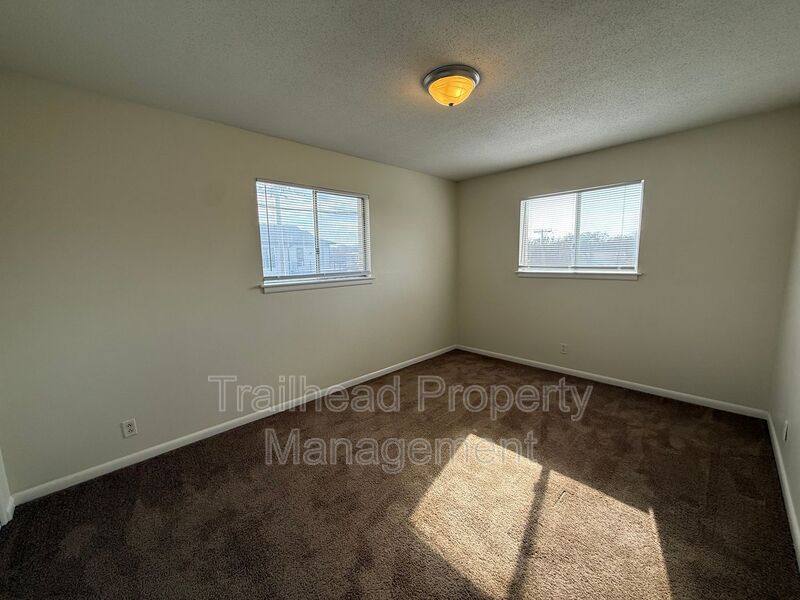 Apartment for rent at 5811 Maple St #11, Mission, KS 66202