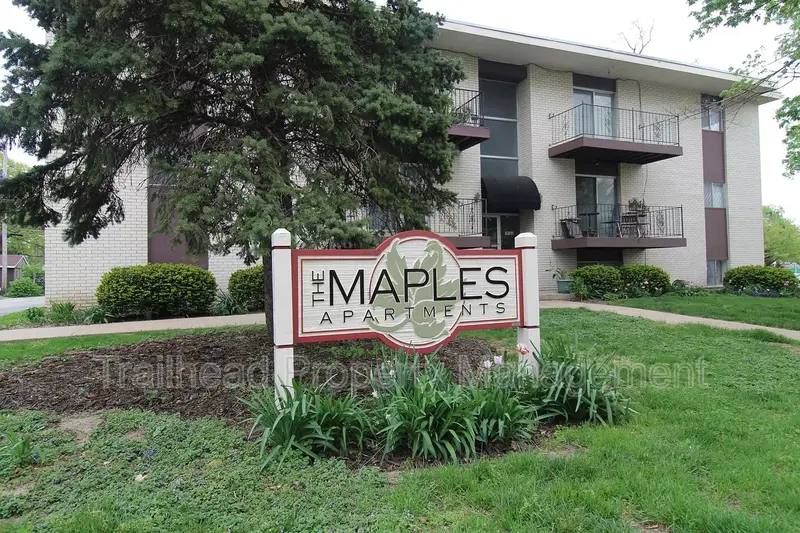 Apartment for rent at 5811 Maple St #11, Mission, KS 66202