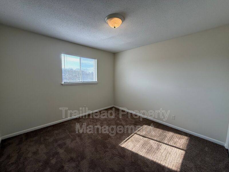 Apartment for rent at 5811 Maple St #11, Mission, KS 66202